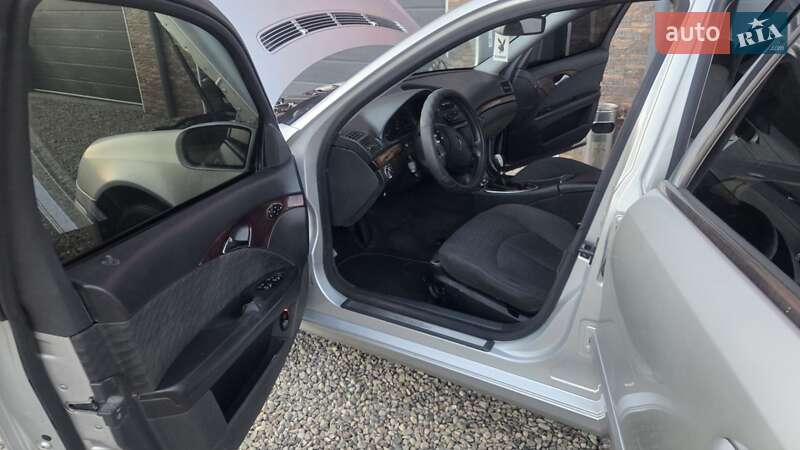 Седан Mercedes-Benz E-Class 2002 в Тячеве