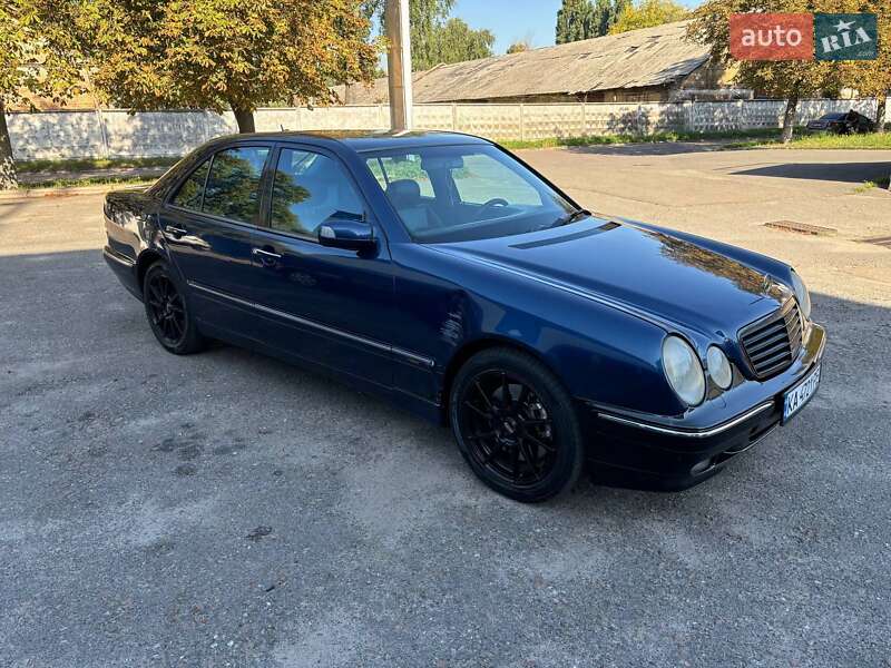 Седан Mercedes-Benz E-Class 2000 в Києві