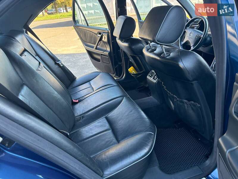 Седан Mercedes-Benz E-Class 2000 в Києві