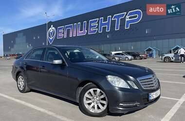 Седан Mercedes-Benz E-Class 2012 в 