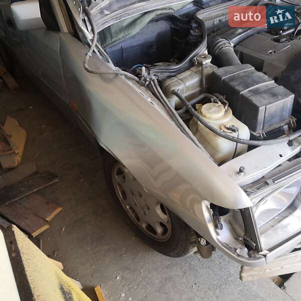 Седан Mercedes-Benz E-Class 1994 в Измаиле