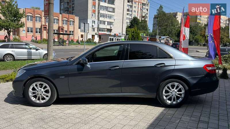 Седан Mercedes-Benz E-Class 2012 в Львові