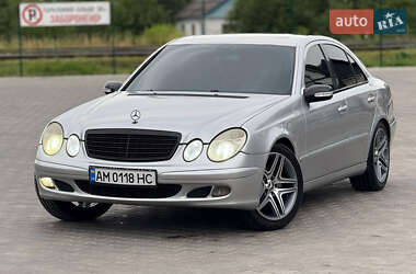 Седан Mercedes-Benz E-Class 2004 в Ірпені