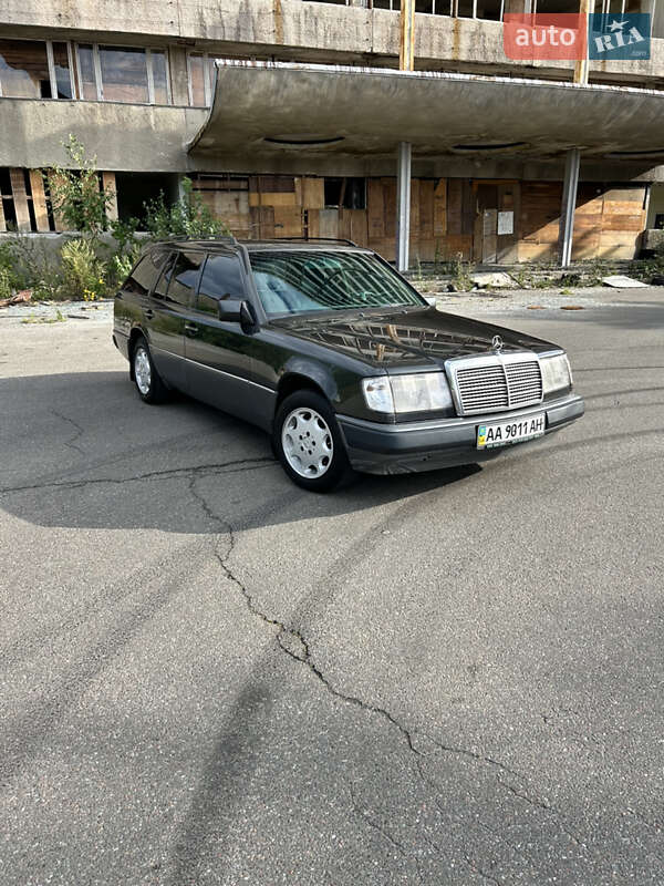Mercedes-Benz E-Class 1992