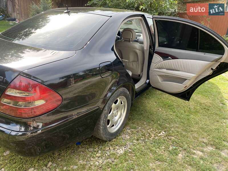 Седан Mercedes-Benz E-Class 2003 в Ивано-Франковске