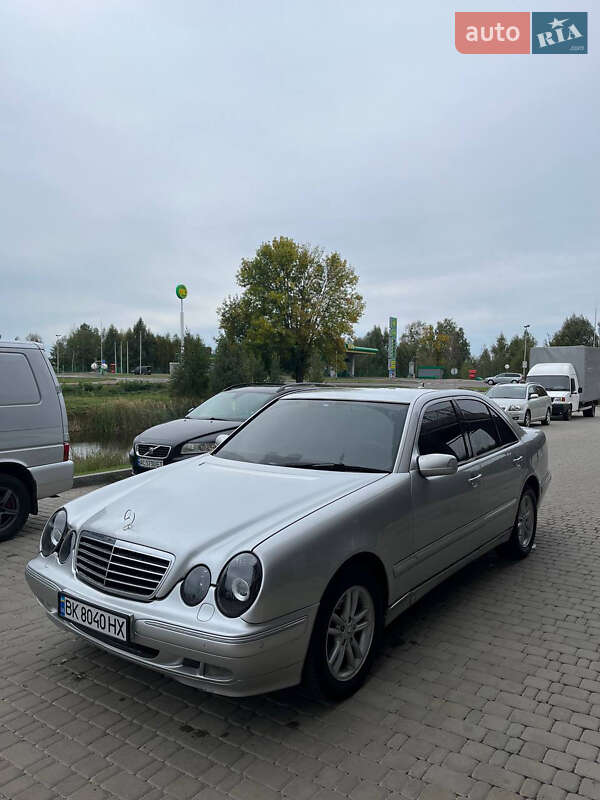 Седан Mercedes-Benz E-Class 2001 в Ратному