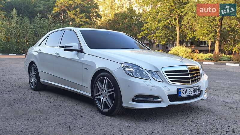 Седан Mercedes-Benz E-Class 2011 в Запорожье