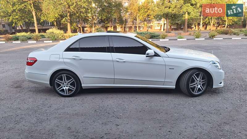 Седан Mercedes-Benz E-Class 2011 в Запорожье