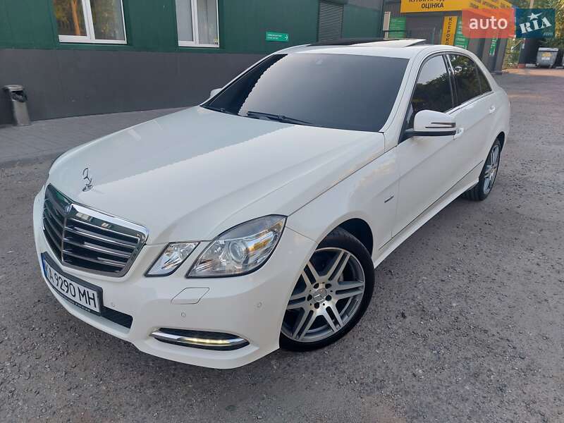 Седан Mercedes-Benz E-Class 2011 в Запорожье