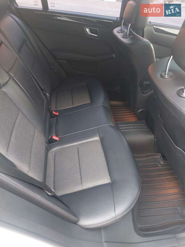 Седан Mercedes-Benz E-Class 2011 в Запорожье