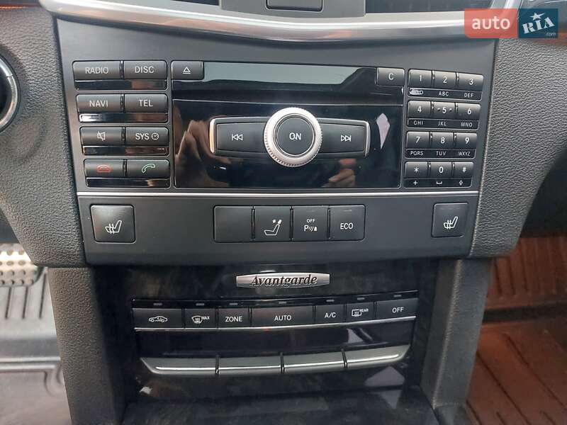 Седан Mercedes-Benz E-Class 2011 в Запорожье