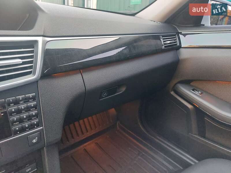 Седан Mercedes-Benz E-Class 2011 в Запорожье