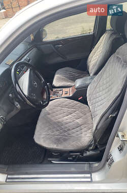 Седан Mercedes-Benz E-Class 2000 в 