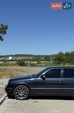Седан Mercedes-Benz E-Class 2000 в 