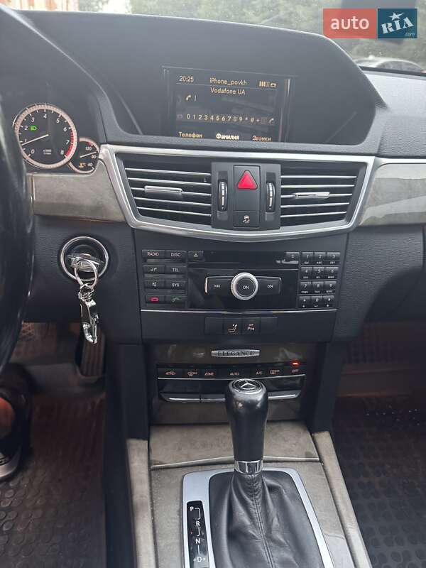 Седан Mercedes-Benz E-Class 2011 в Івано-Франківську