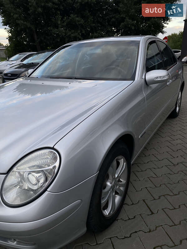 Седан Mercedes-Benz E-Class 2003 в Чернівцях