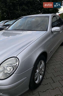 Седан Mercedes-Benz E-Class 2003 в 