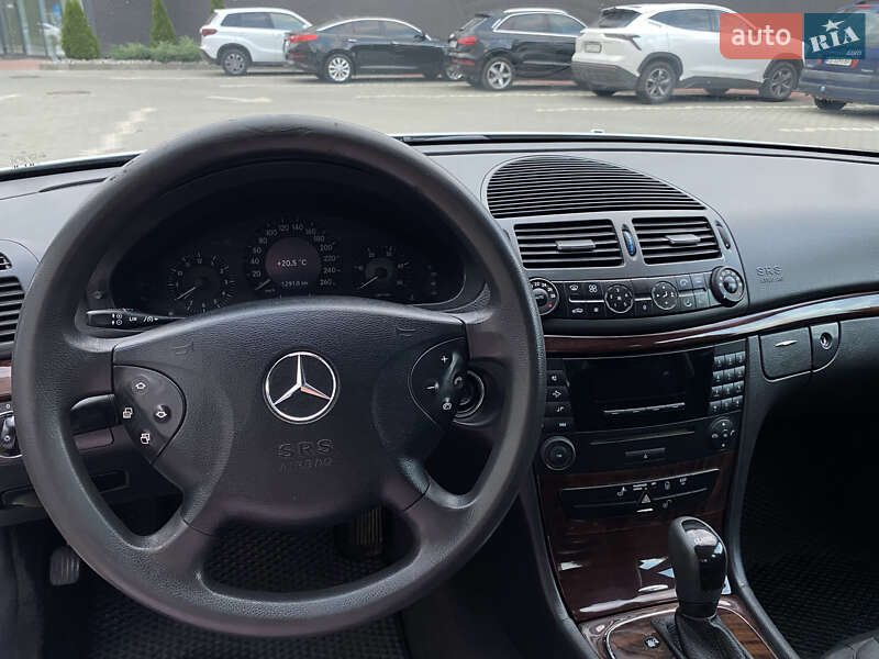 Седан Mercedes-Benz E-Class 2003 в Чернівцях