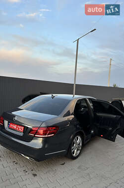 Седан Mercedes-Benz E-Class 2013 в 