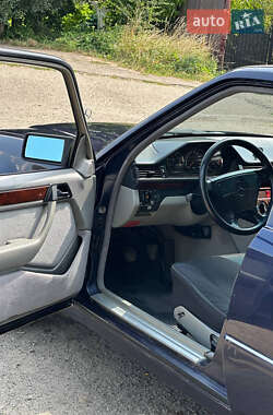 Седан Mercedes-Benz E-Class 1995 в 