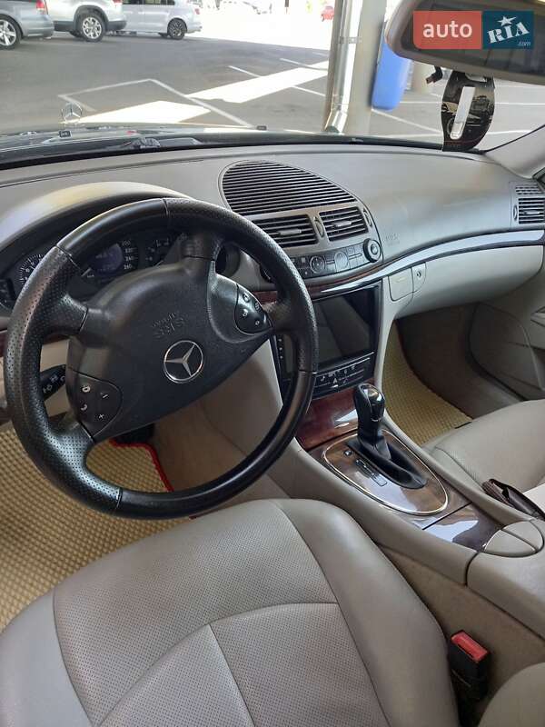 Седан Mercedes-Benz E-Class 2003 в Кривому Розі