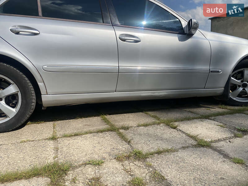Седан Mercedes-Benz E-Class 2002 в Самборе