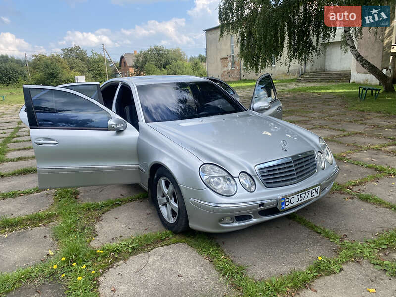 Седан Mercedes-Benz E-Class 2002 в Самборе