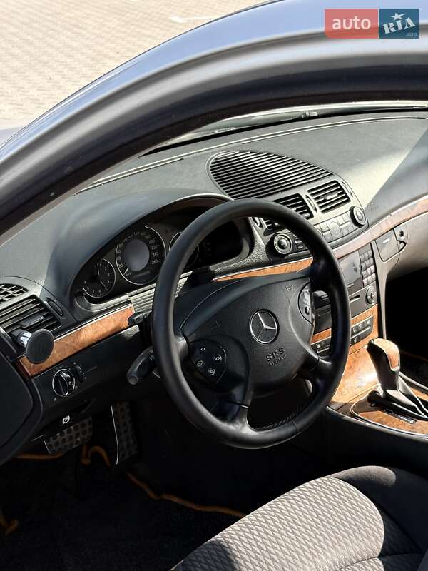 Седан Mercedes-Benz E-Class 2003 в Черкасах