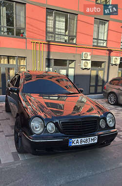 Седан Mercedes-Benz E-Class 2001 в Києві
