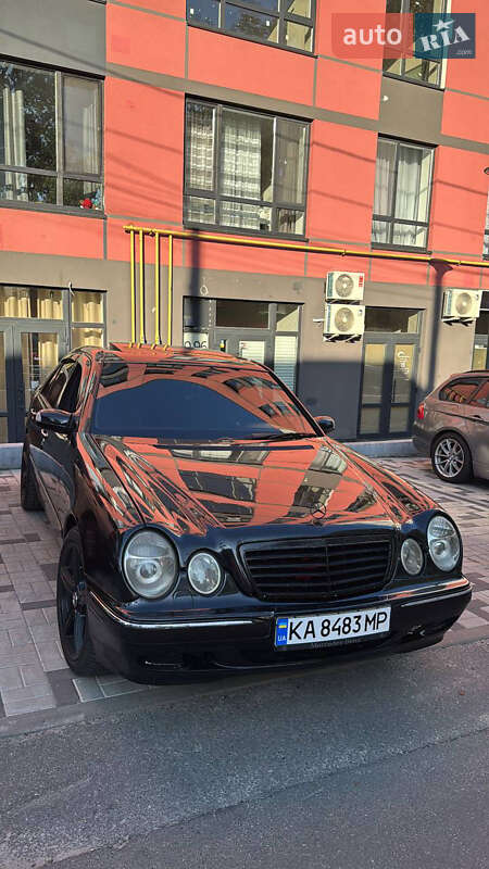 Седан Mercedes-Benz E-Class 2001 в 