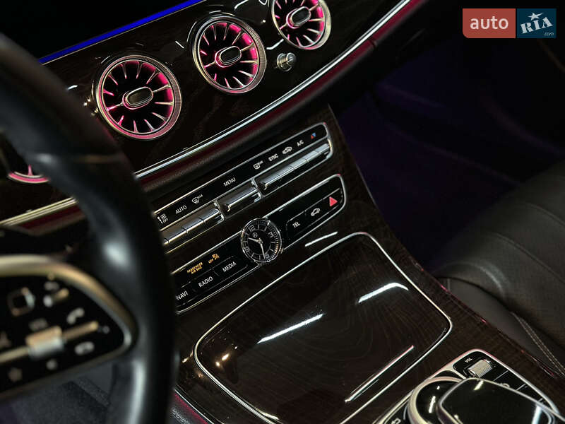 Седан Mercedes-Benz E-Class 2020 в Львове