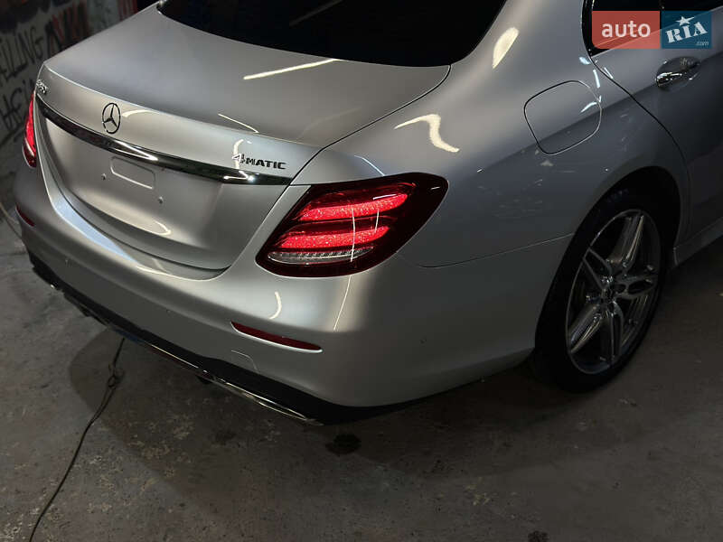 Седан Mercedes-Benz E-Class 2020 в Львове