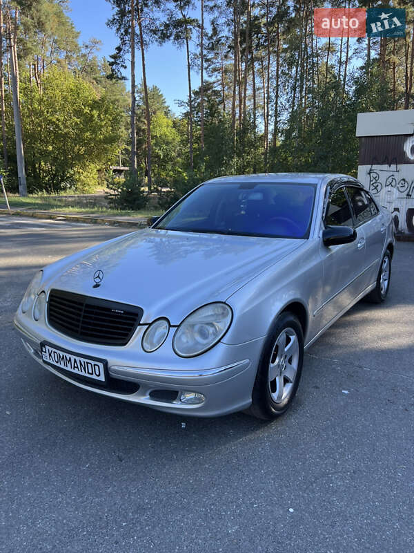 Седан Mercedes-Benz E-Class 2004 в Ірпені