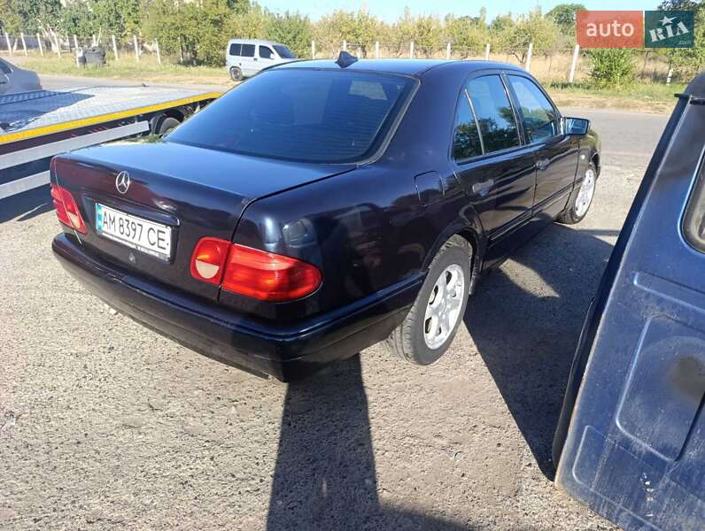 Седан Mercedes-Benz E-Class 1997 в Тульчині