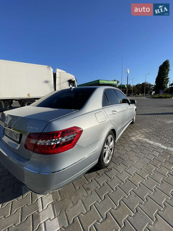 Седан Mercedes-Benz E-Class 2012 в Кременчуге