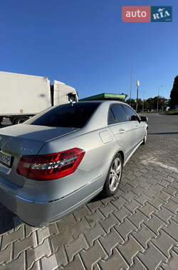 Седан Mercedes-Benz E-Class 2012 в 