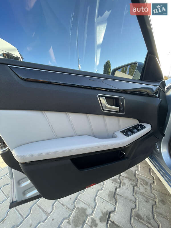 Седан Mercedes-Benz E-Class 2012 в Кременчуге
