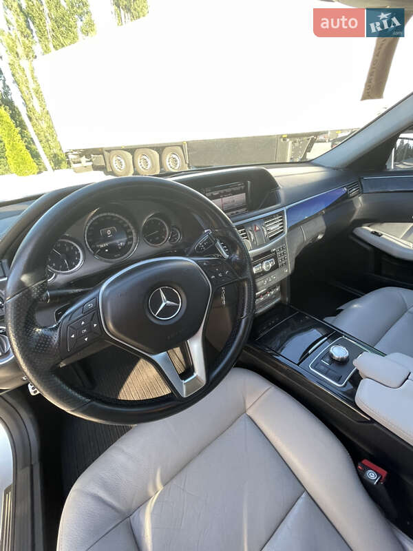 Седан Mercedes-Benz E-Class 2012 в Кременчуге