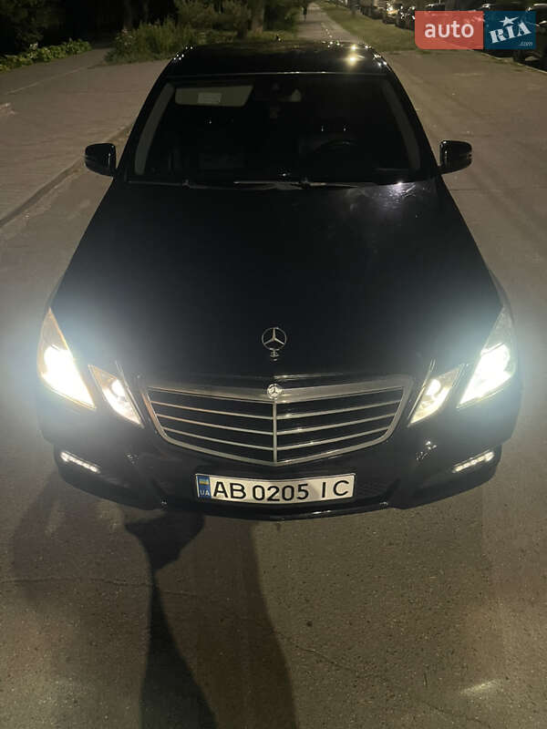 Седан Mercedes-Benz E-Class 2009 в Вінниці