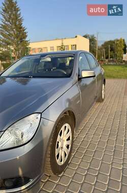 Седан Mercedes-Benz E-Class 2010 в 