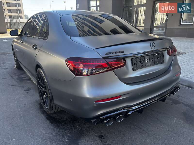 Седан Mercedes-Benz E-Class 2022 в Киеве