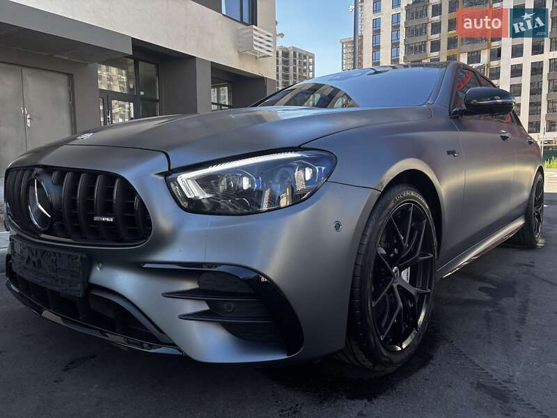 Седан Mercedes-Benz E-Class 2022 в Киеве