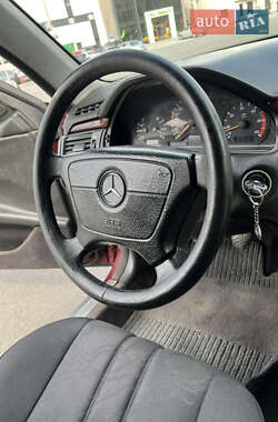 Седан Mercedes-Benz E-Class 1999 в 