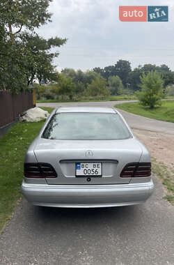 Седан Mercedes-Benz E-Class 2000 в 