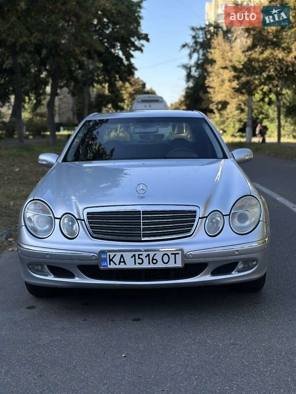Седан Mercedes-Benz E-Class 2003 в 