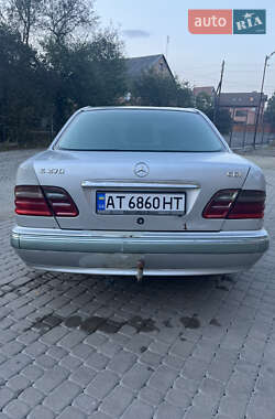 Седан Mercedes-Benz E-Class 2001 в 