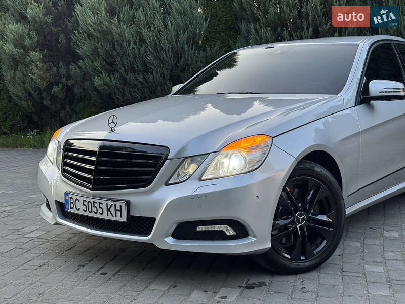 Седан Mercedes-Benz E-Class 2010 в Самборе