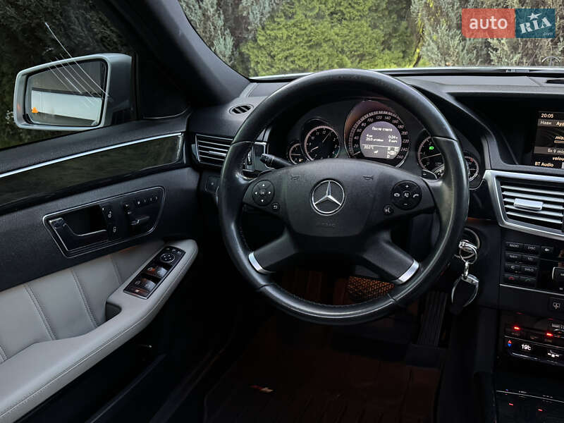 Седан Mercedes-Benz E-Class 2010 в Самборе