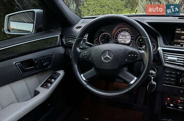Седан Mercedes-Benz E-Class 2010 в 
