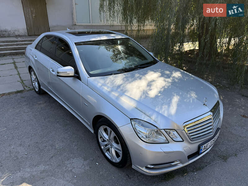 Mercedes-Benz E-Class 2011 Mercedes-Benz E-Class 2011